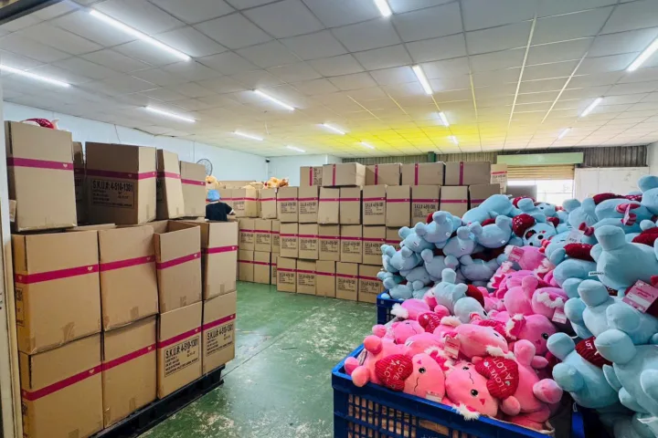 Kho thành phẩm đóng thùng chờ giao