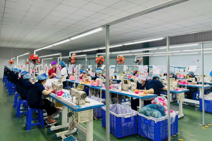 Chuyền may thú bông tại xưởng Thỏ Ngọc